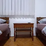 Хостел Small Hill Подгориця