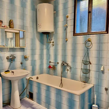 Хостел Small Hill Подгорица