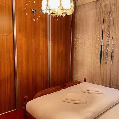 Хостел Small Hill Подгорица