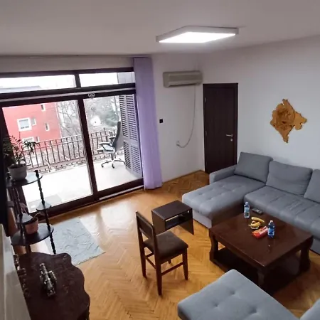 Small Hill Hostel
