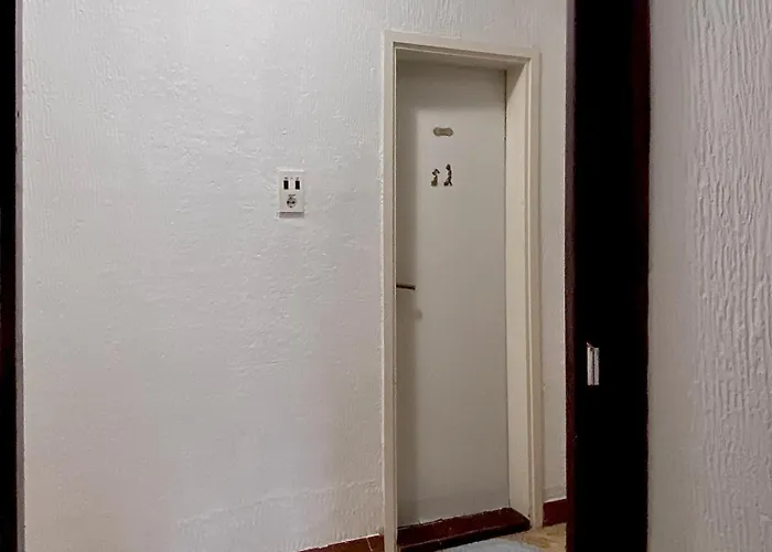 Small Hill Хостел