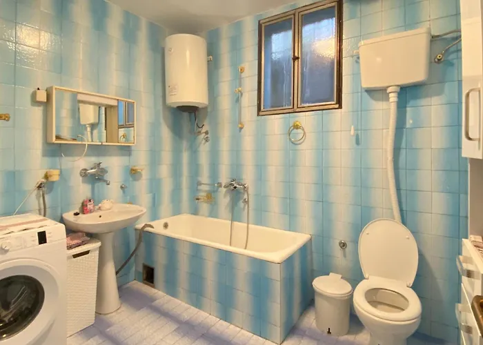 Small Hill Vandrarhem *