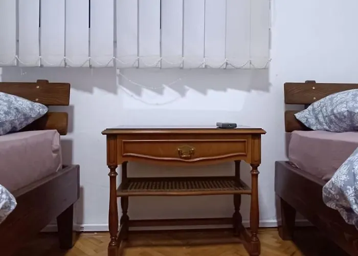 Хостел Small Hill Подгориця